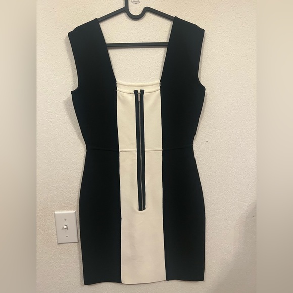 🌻BCBGMaxAzria Dress - Picture 7 of 12